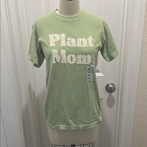 Sage Green 'Plant Mom’ T-Shirt